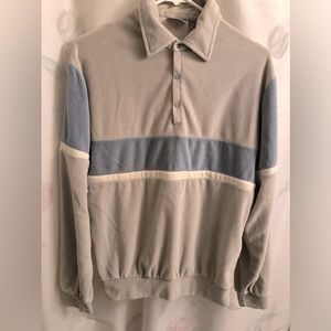 TRADER BAY men’s M light gray & blue velour athletic shirt